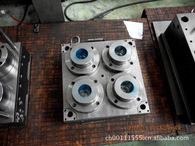 精密模具制造專家 垃圾桶、漆桶及抽水馬桶蓋模具的專業解決方案